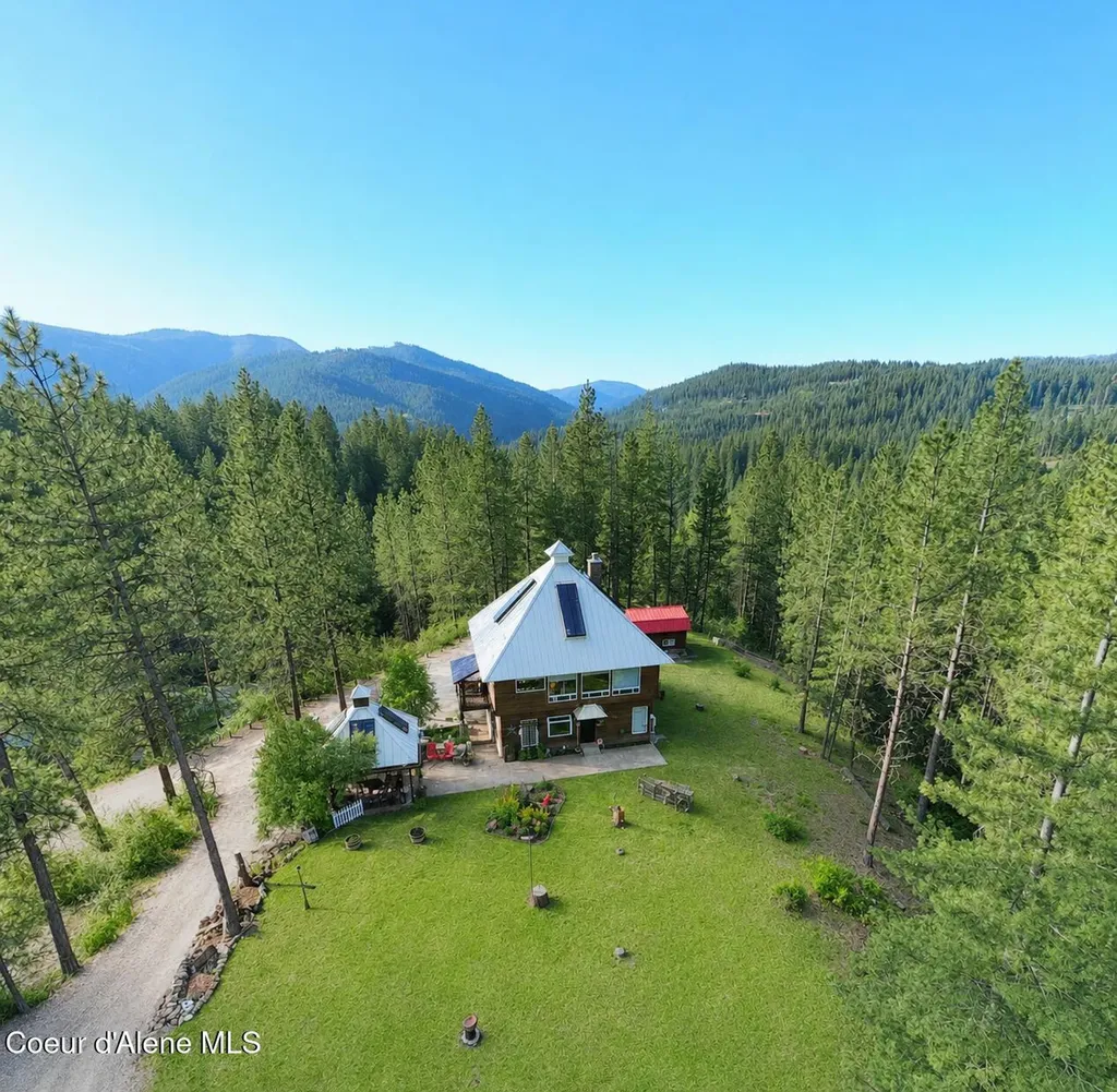 483 Paradise Lane Pinehurst ID 83850