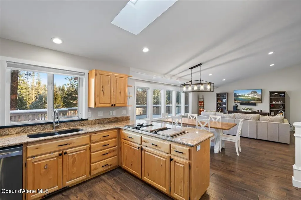 2447 E Garwood Road Hayden ID 83835
