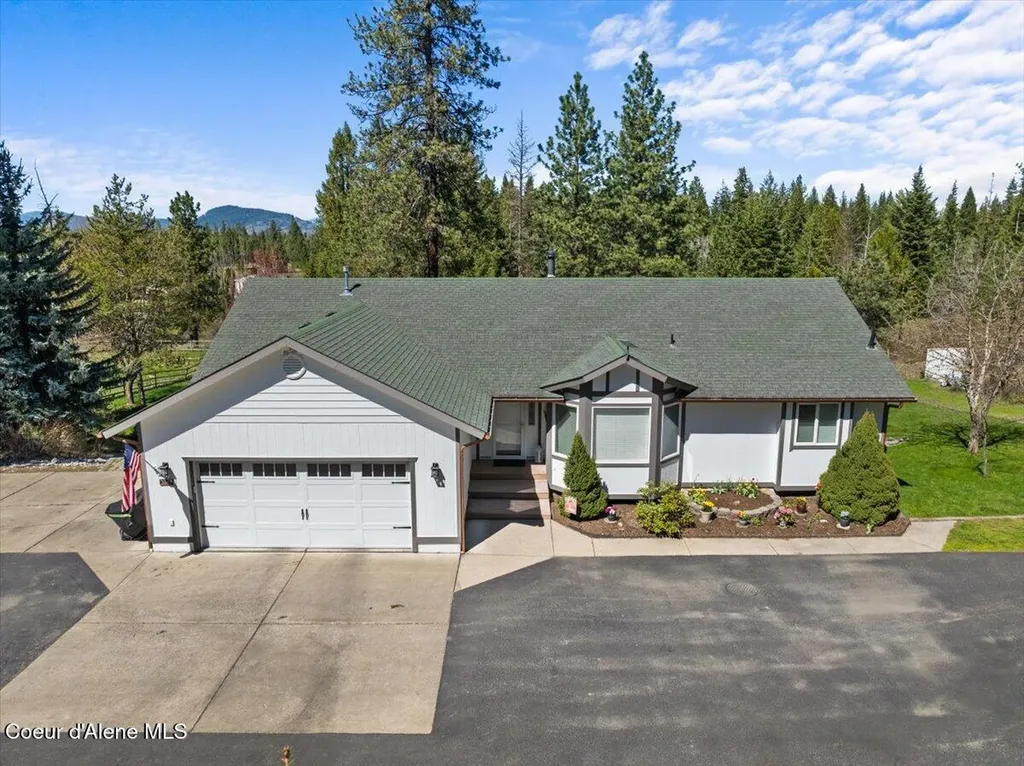 2447 E Garwood Road Hayden ID 83835