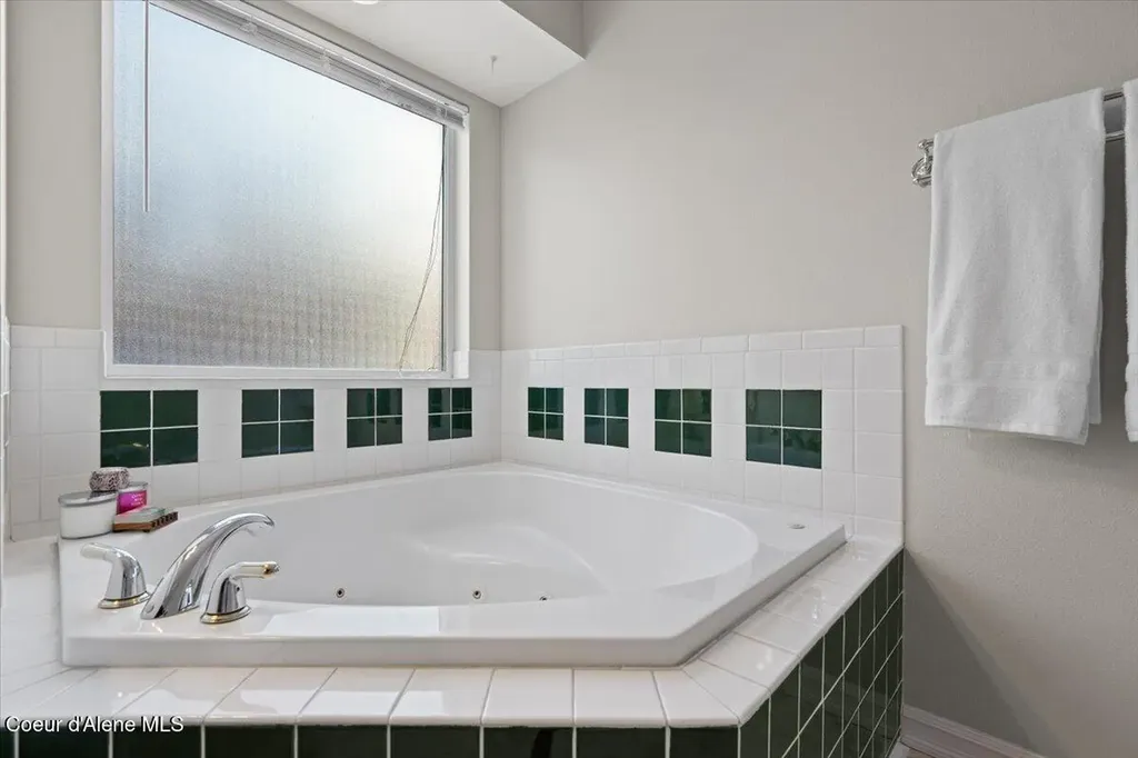 2447 E Garwood Road Hayden ID 83835