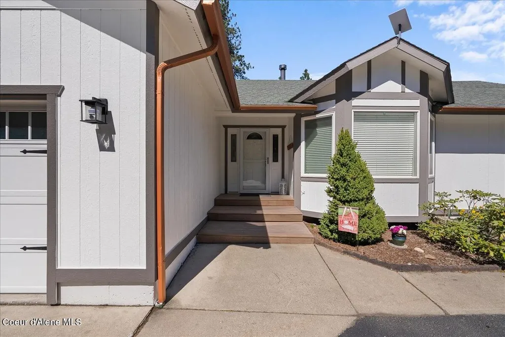 2447 E Garwood Road Hayden ID 83835