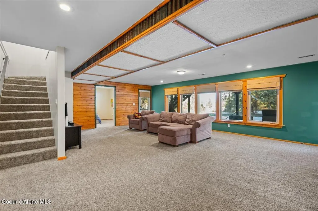 2447 E Garwood Road Hayden ID 83835