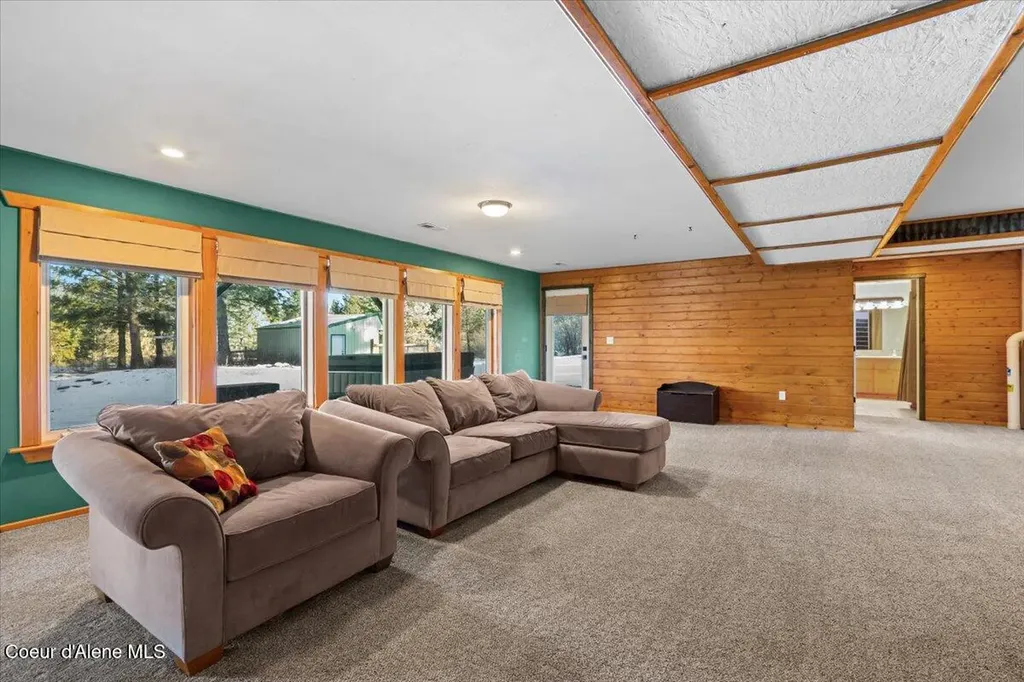 2447 E Garwood Road Hayden ID 83835