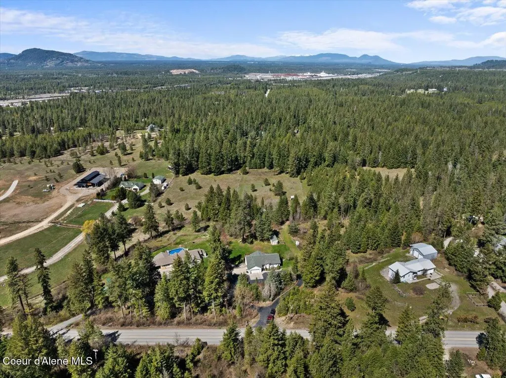 2447 E Garwood Road Hayden ID 83835