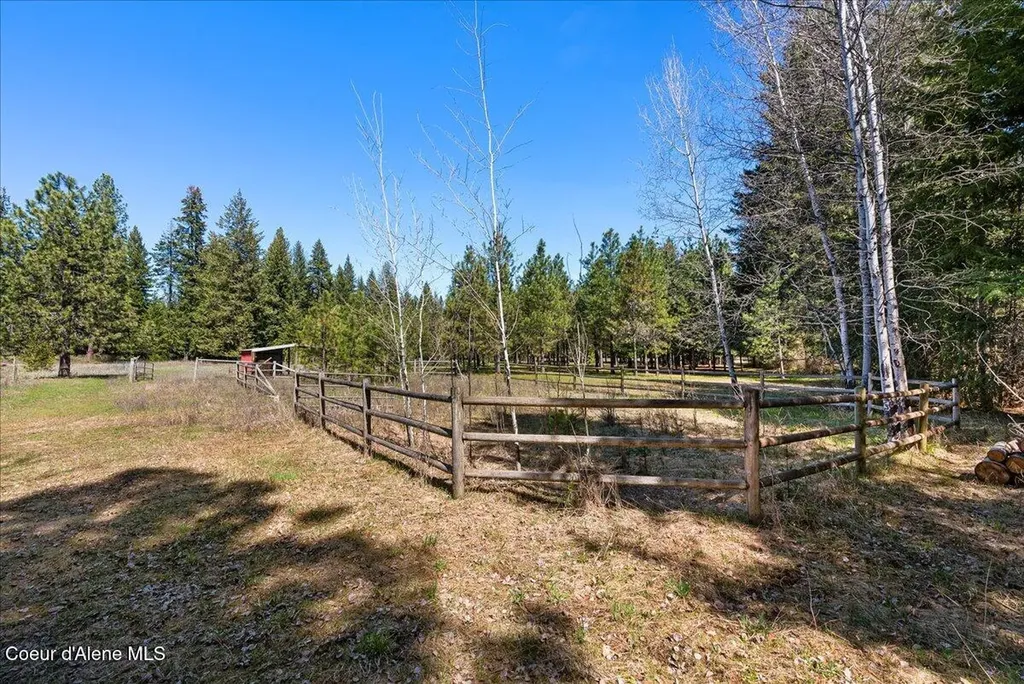 2447 E Garwood Road Hayden ID 83835