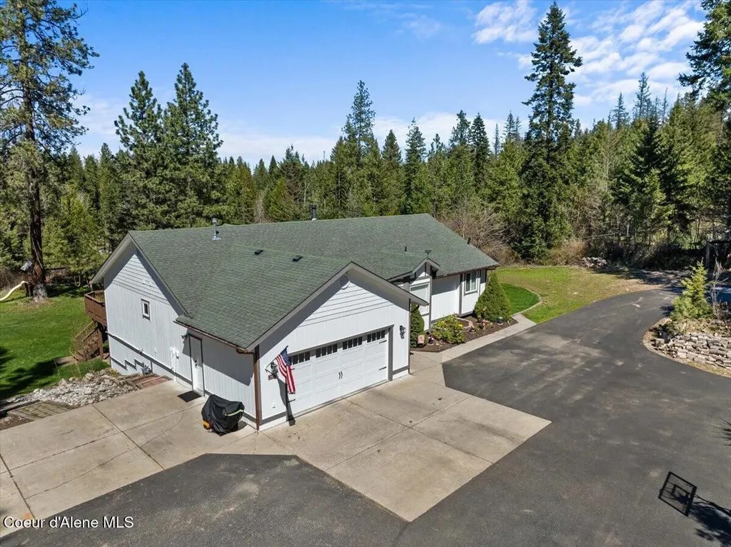 2447 E Garwood Road Hayden ID 83835