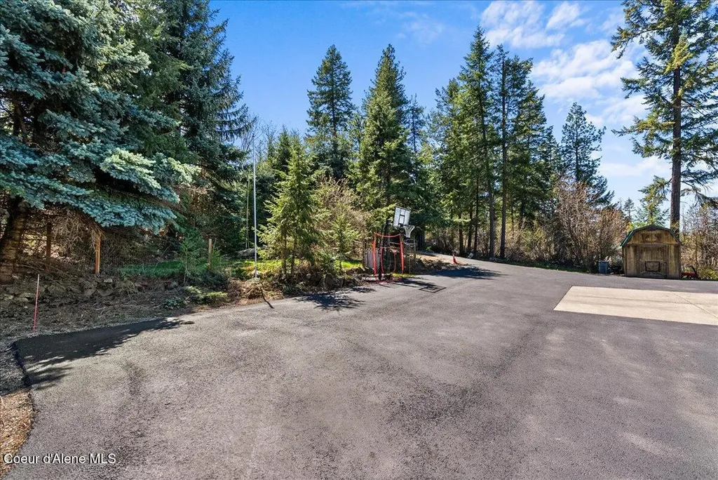 2447 E Garwood Road Hayden ID 83835