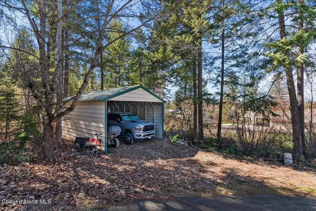 2447 E Garwood Road Hayden ID 83835