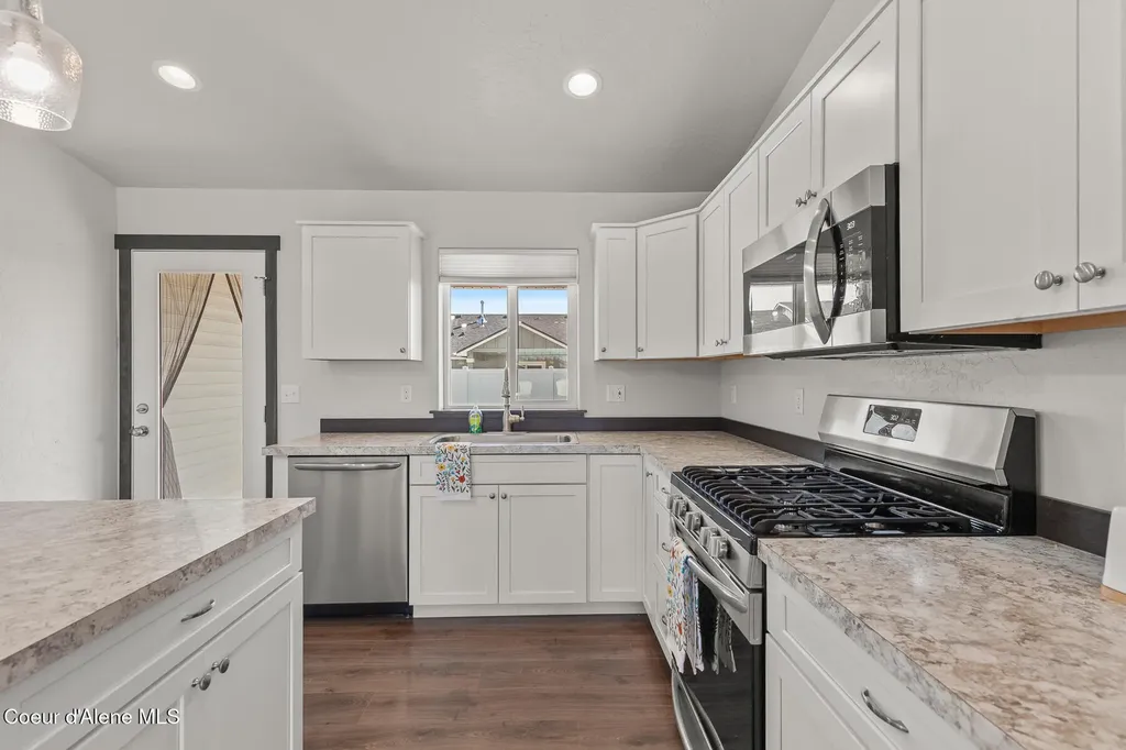 5914 W Irish Drive Rathdrum ID 83858