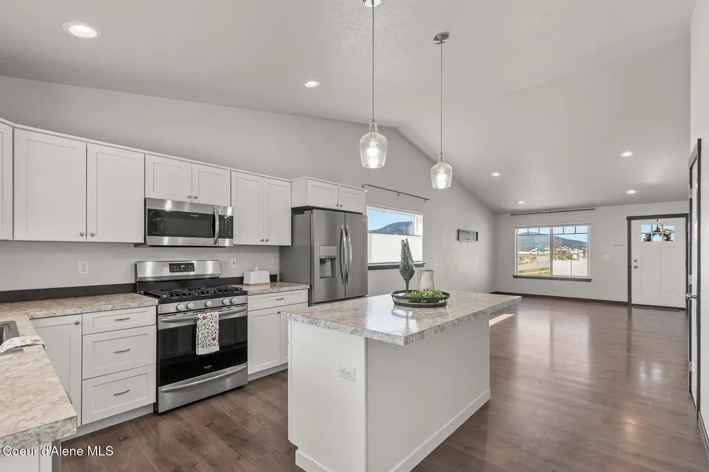 5914 W Irish Drive Rathdrum ID 83858