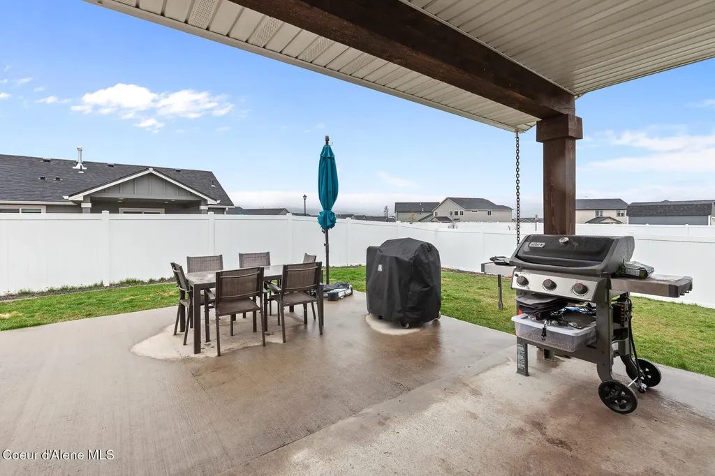 5914 W Irish Drive Rathdrum ID 83858