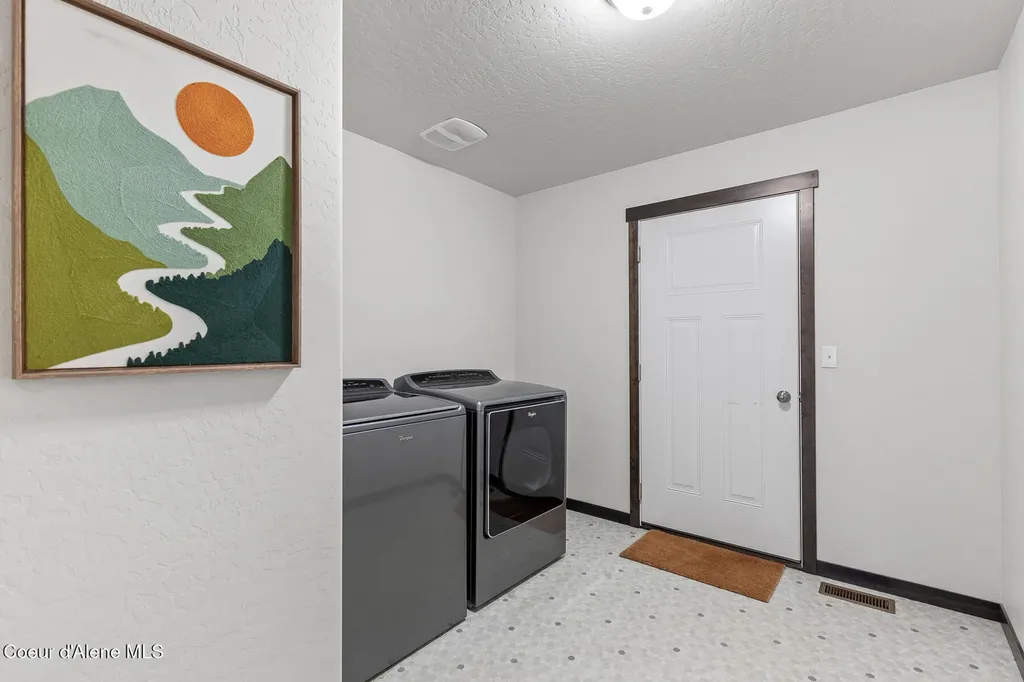5914 W Irish Drive Rathdrum ID 83858