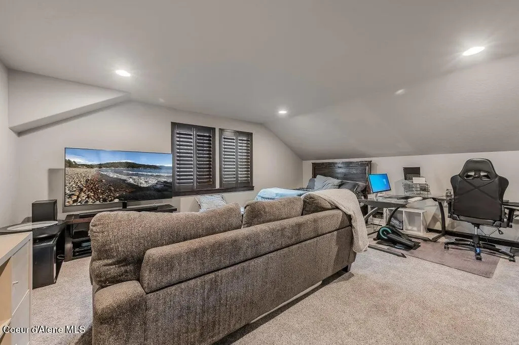 1055 E Maroon Creek Drive Hayden ID 83835