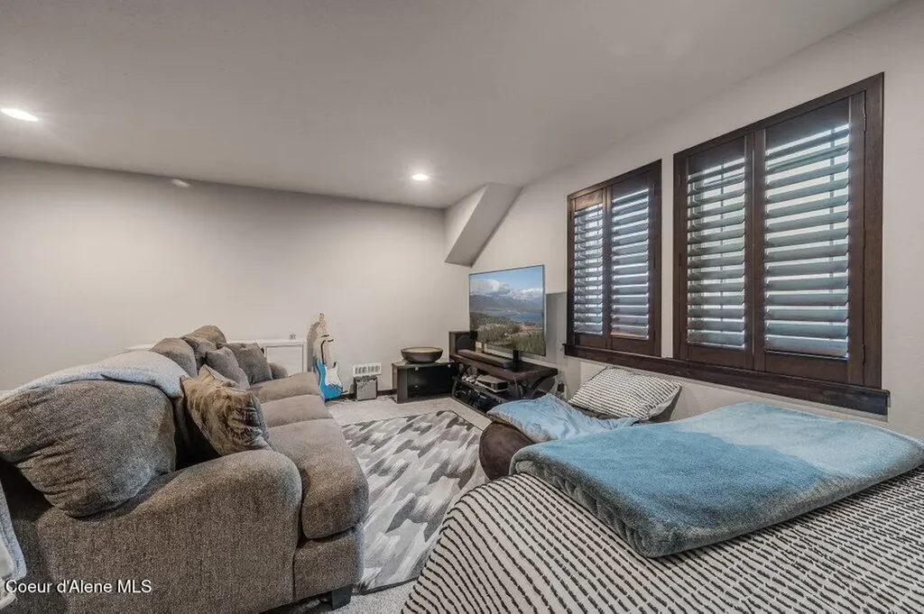 1055 E Maroon Creek Drive Hayden ID 83835