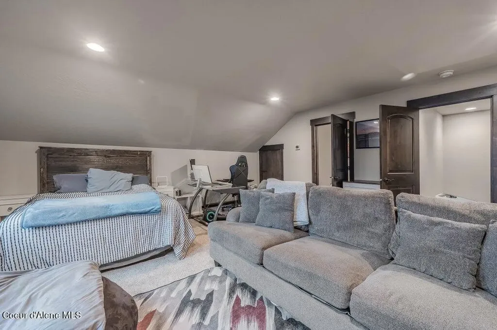 1055 E Maroon Creek Drive Hayden ID 83835