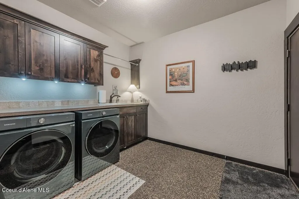 1055 E Maroon Creek Drive Hayden ID 83835