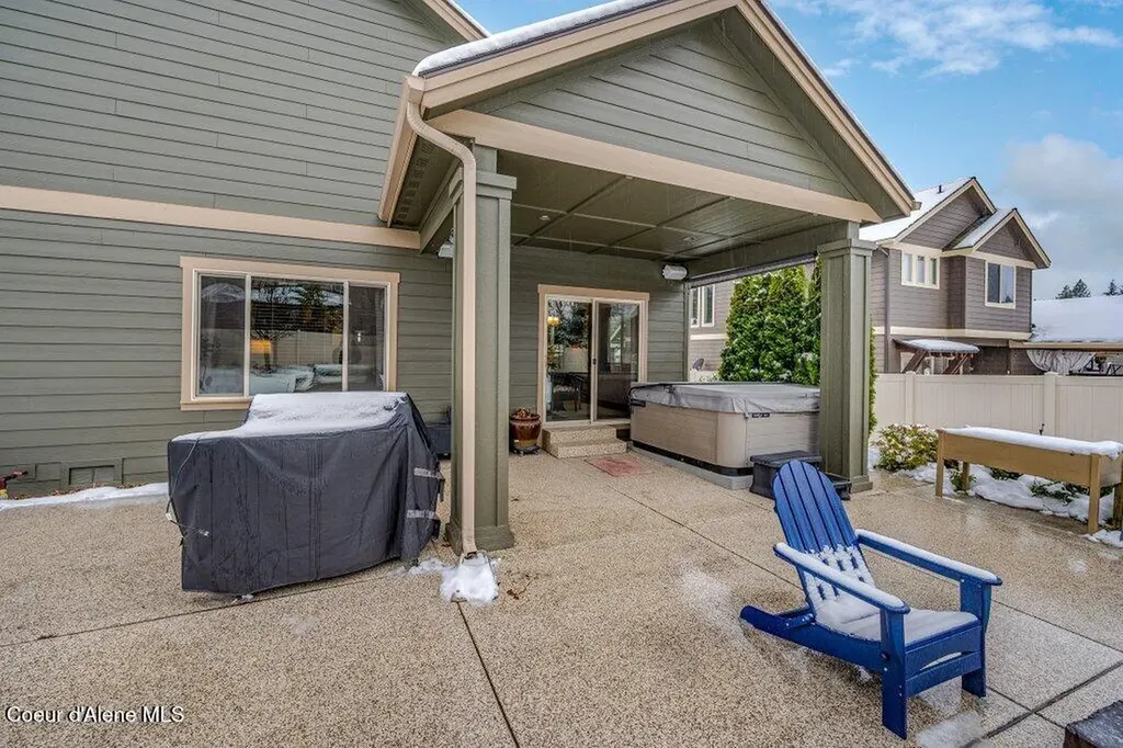 1055 E Maroon Creek Drive Hayden ID 83835