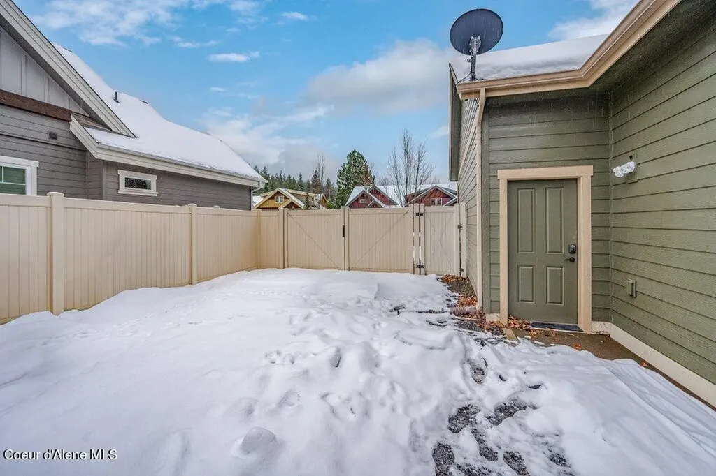 1055 E Maroon Creek Drive Hayden ID 83835