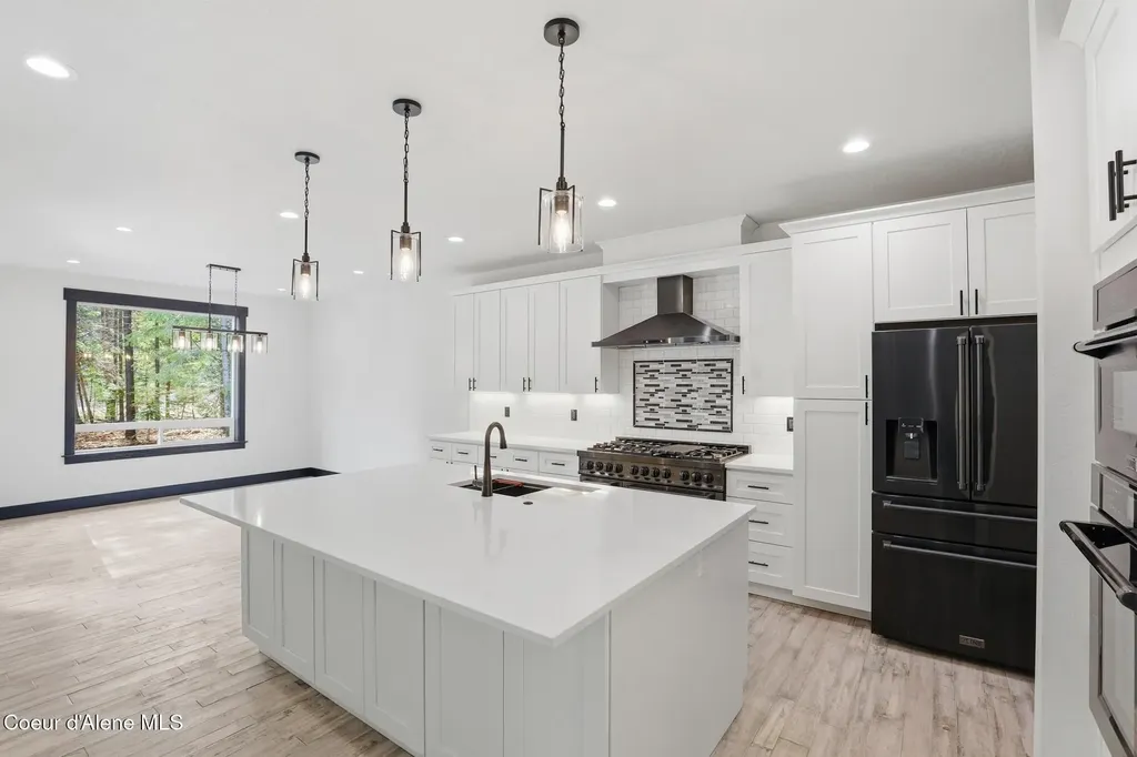 10245 E Bunco Road Athol ID 83801