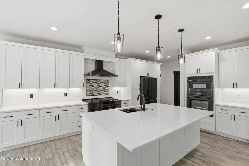 10245 E Bunco Road Athol ID 83801