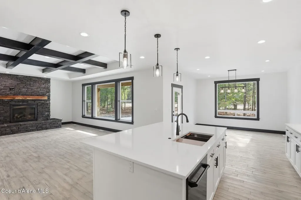 10245 E Bunco Road Athol ID 83801