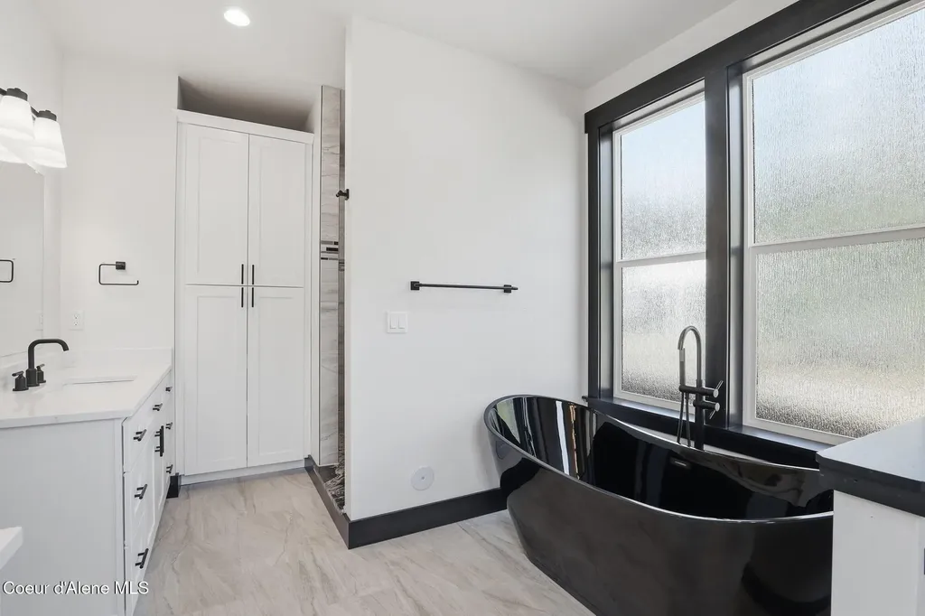 10245 E Bunco Road Athol ID 83801