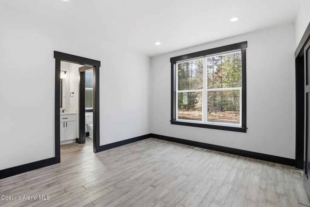 10245 E Bunco Road Athol ID 83801