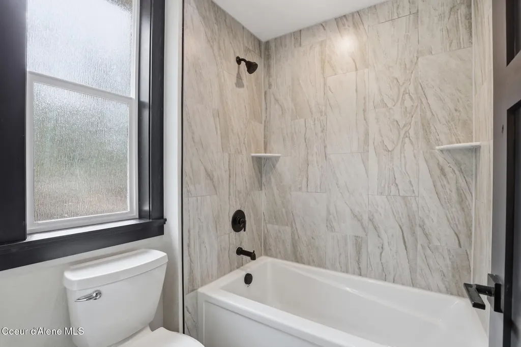 10245 E Bunco Road Athol ID 83801