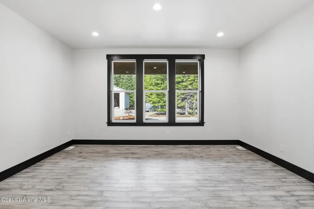 10245 E Bunco Road Athol ID 83801