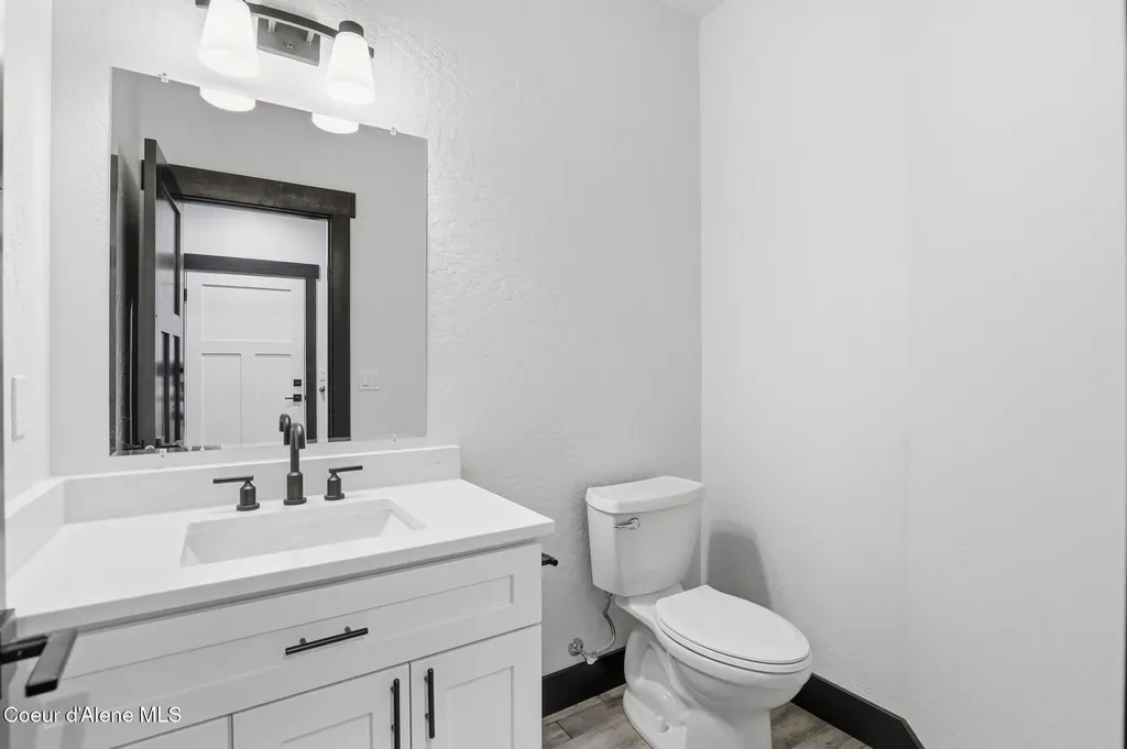 10245 E Bunco Road Athol ID 83801