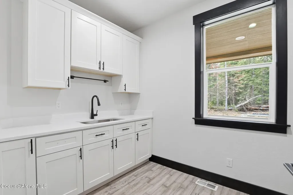 10245 E Bunco Road Athol ID 83801