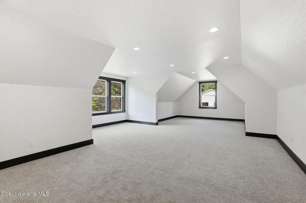 10245 E Bunco Road Athol ID 83801