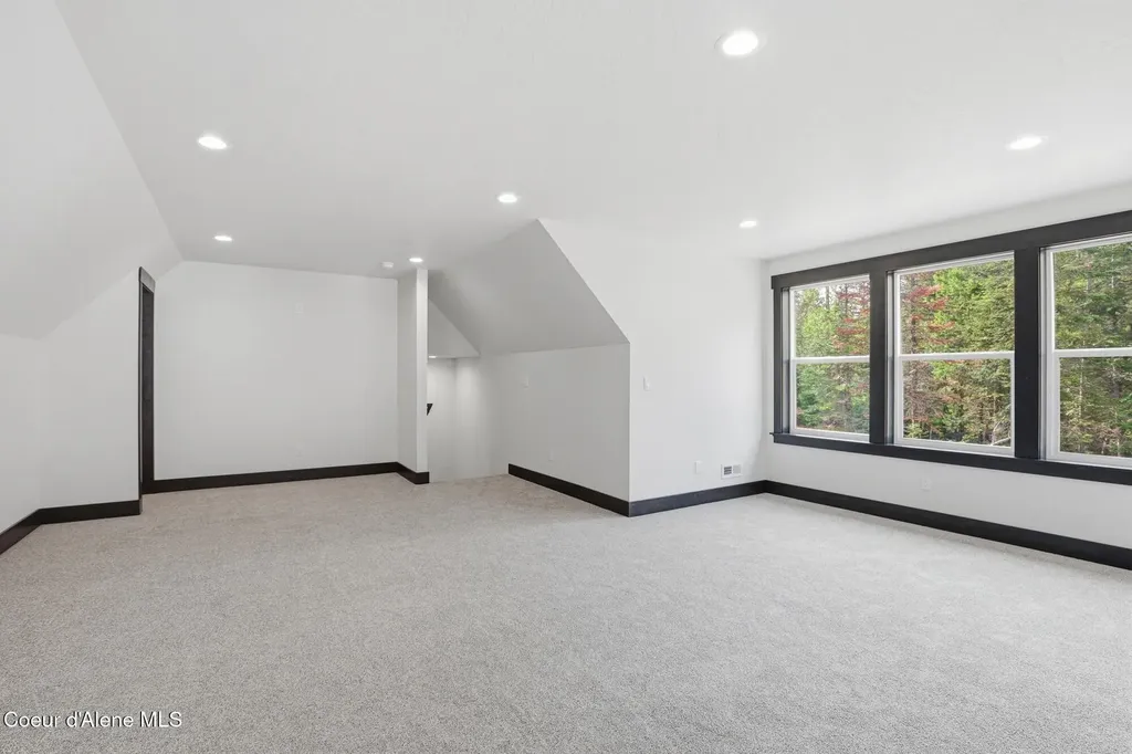 10245 E Bunco Road Athol ID 83801
