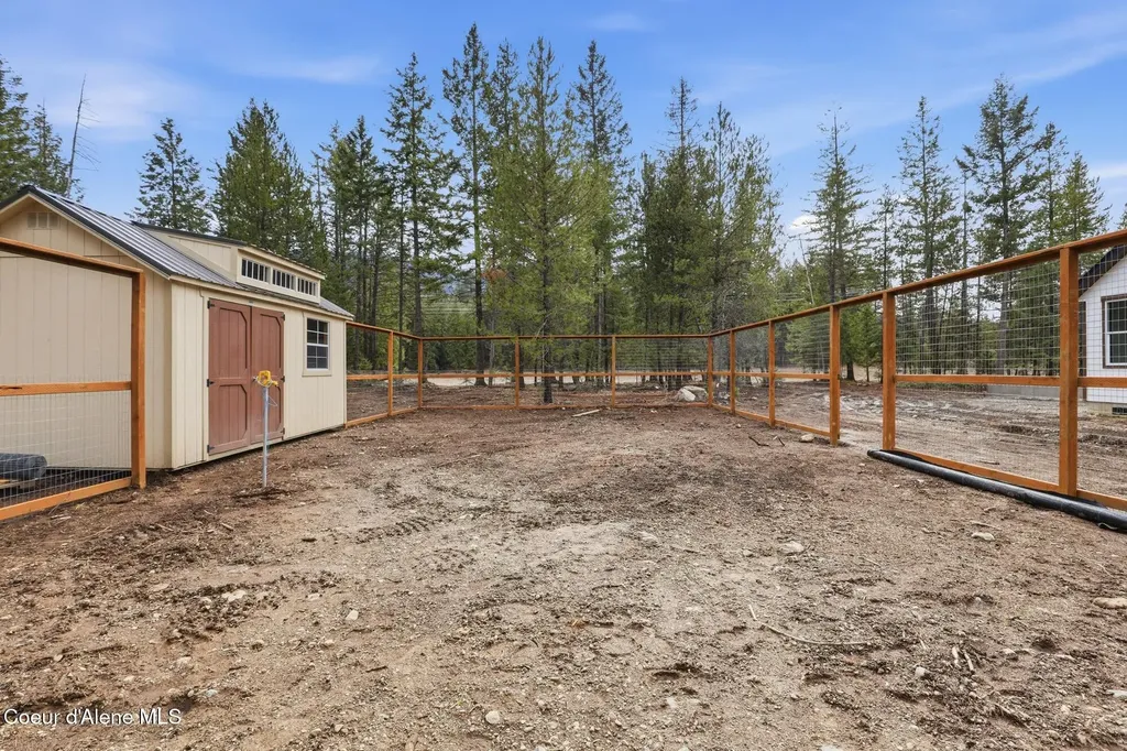 10245 E Bunco Road Athol ID 83801