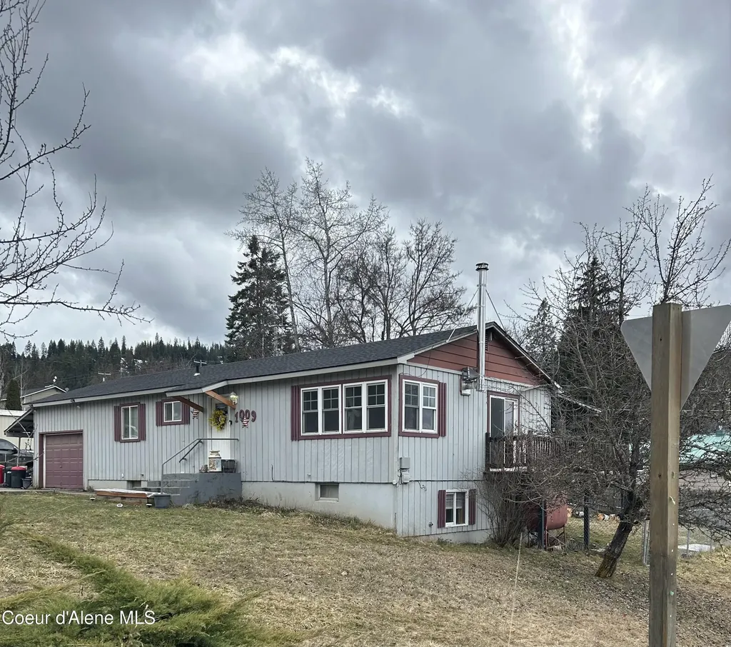 1009 S 2nd Street St. Maries ID 83861