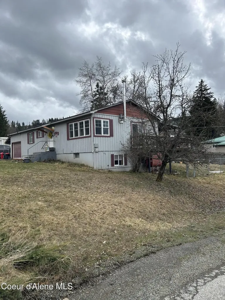1009 S 2nd Street St. Maries ID 83861