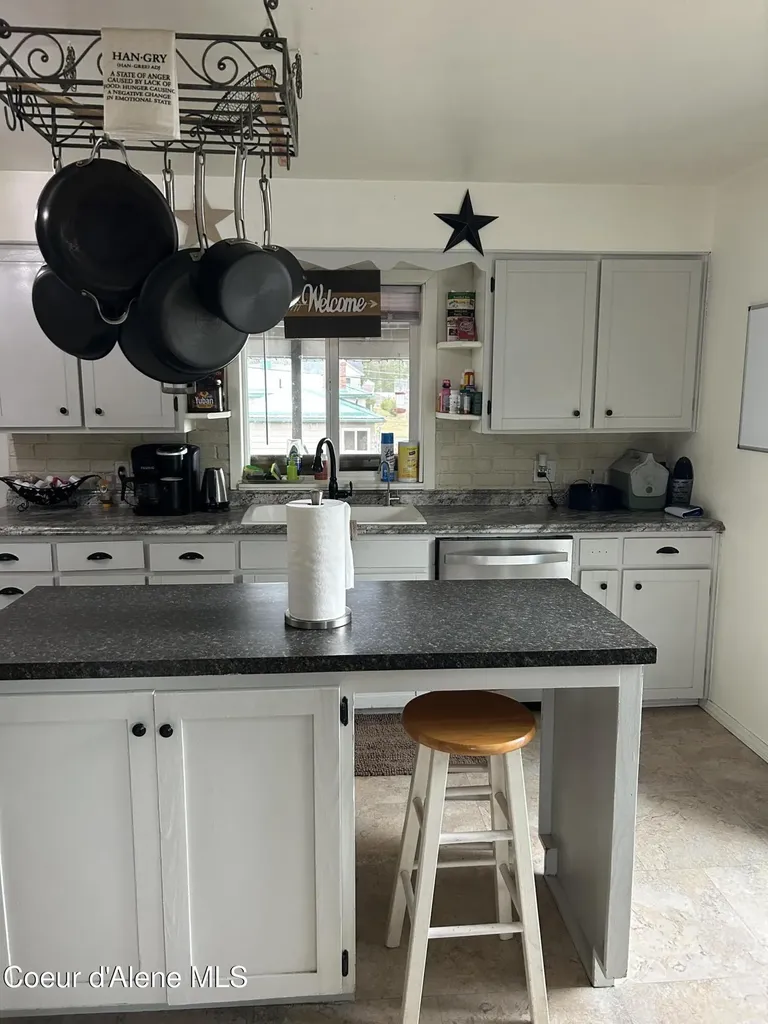 1009 S 2nd Street St. Maries ID 83861