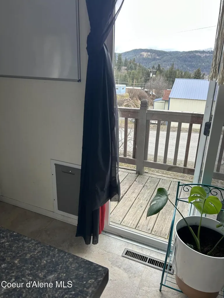 1009 S 2nd Street St. Maries ID 83861