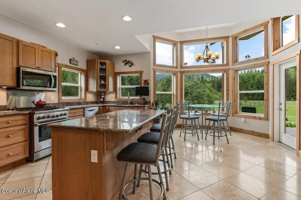 88 Fenway Road Sagle ID 83860