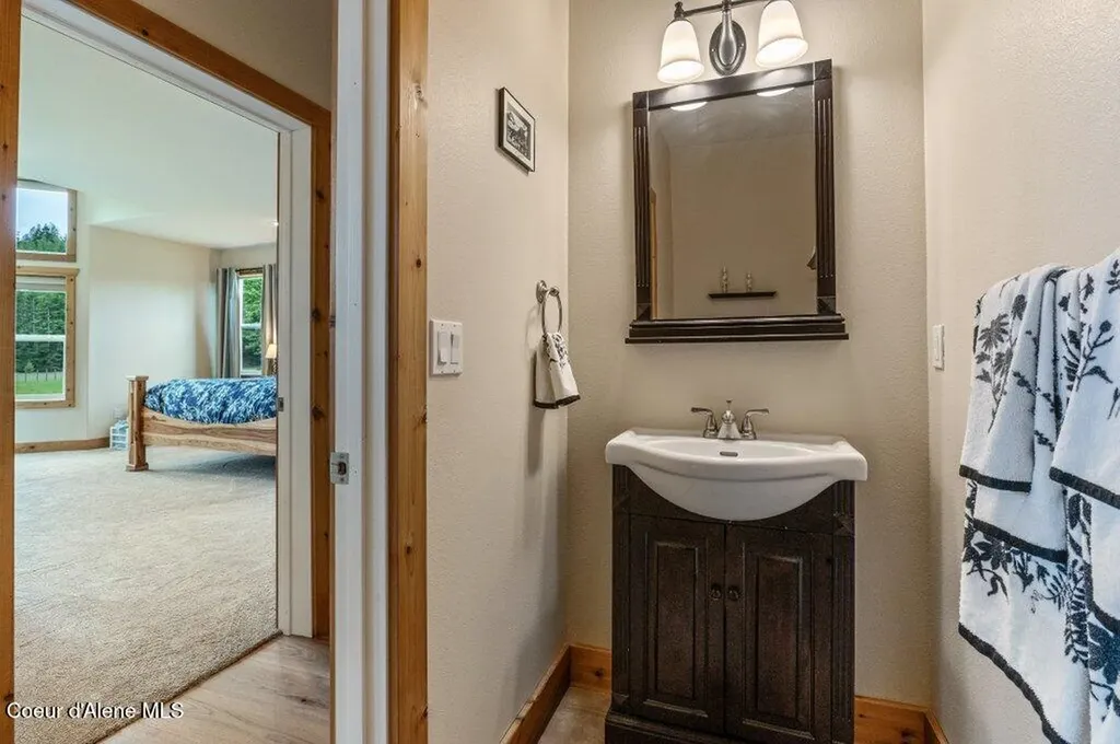 88 Fenway Road Sagle ID 83860
