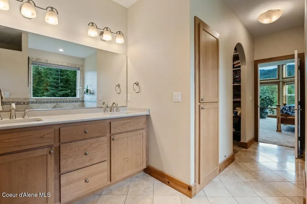 88 Fenway Road Sagle ID 83860