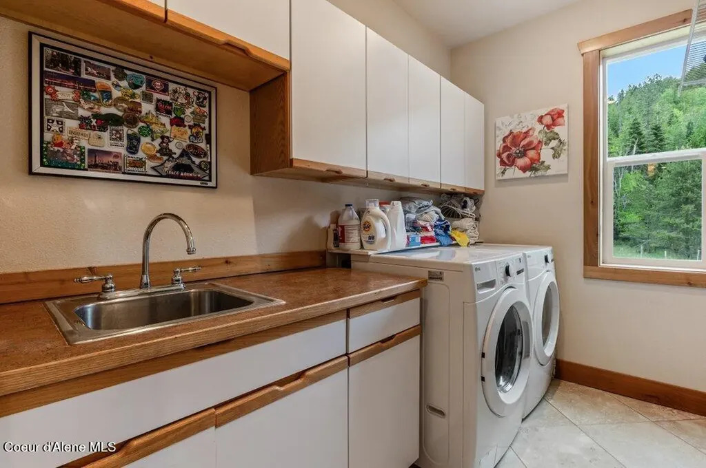 88 Fenway Road Sagle ID 83860
