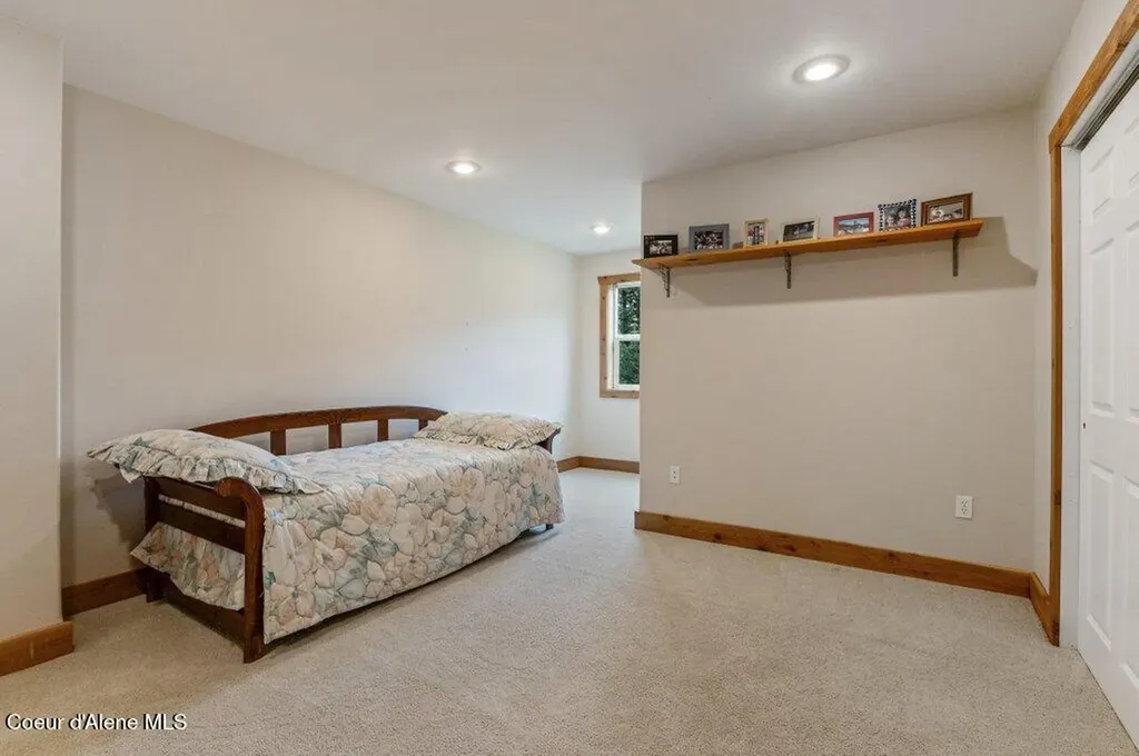 88 Fenway Road Sagle ID 83860