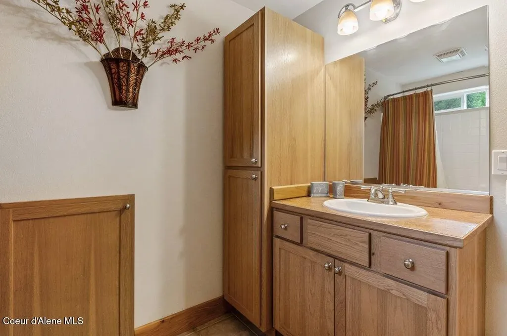 88 Fenway Road Sagle ID 83860
