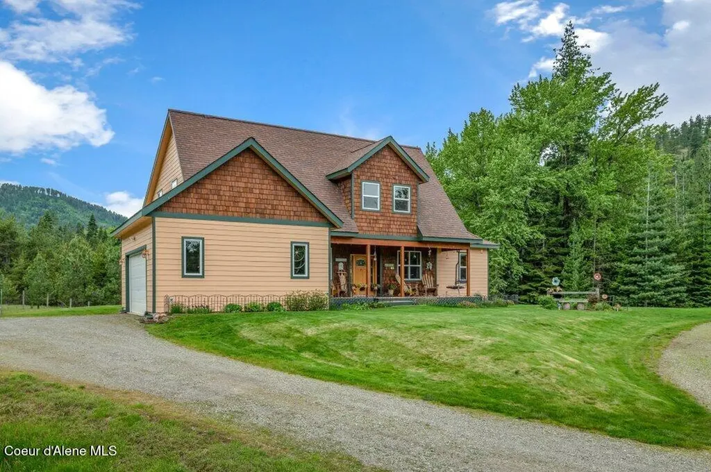 88 Fenway Road Sagle ID 83860