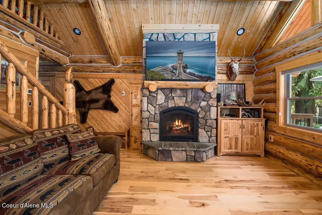 28 Creekside Lane Hope ID 83836