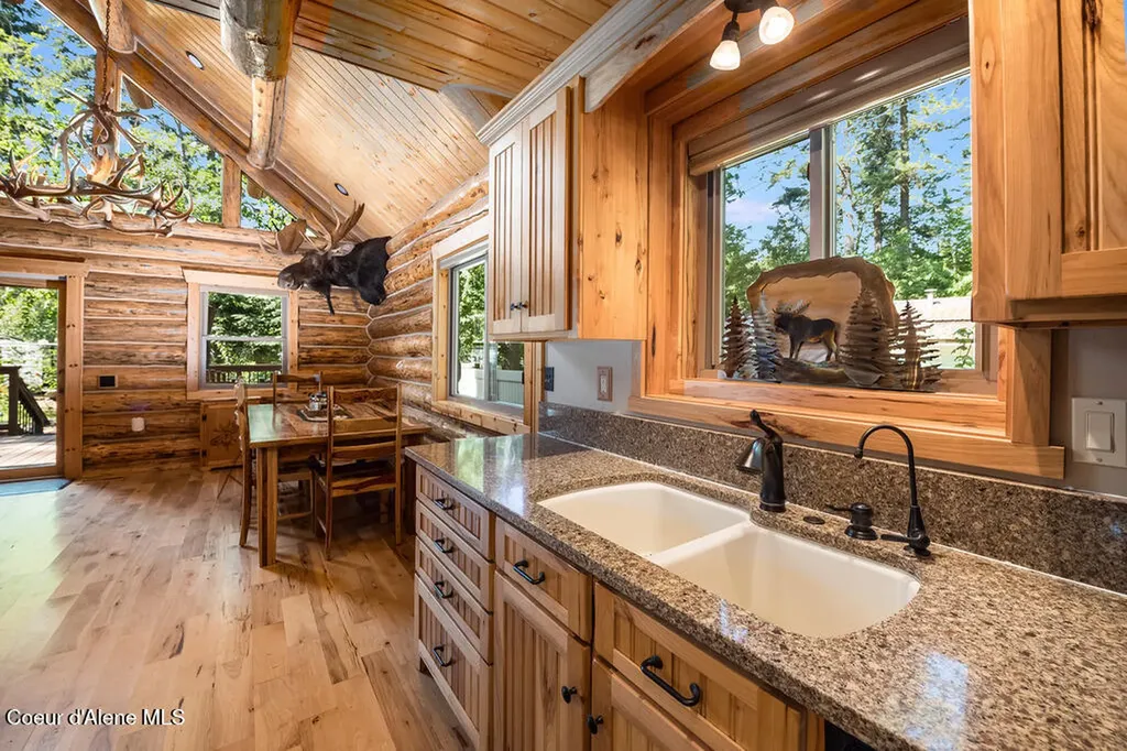 28 Creekside Lane Hope ID 83836