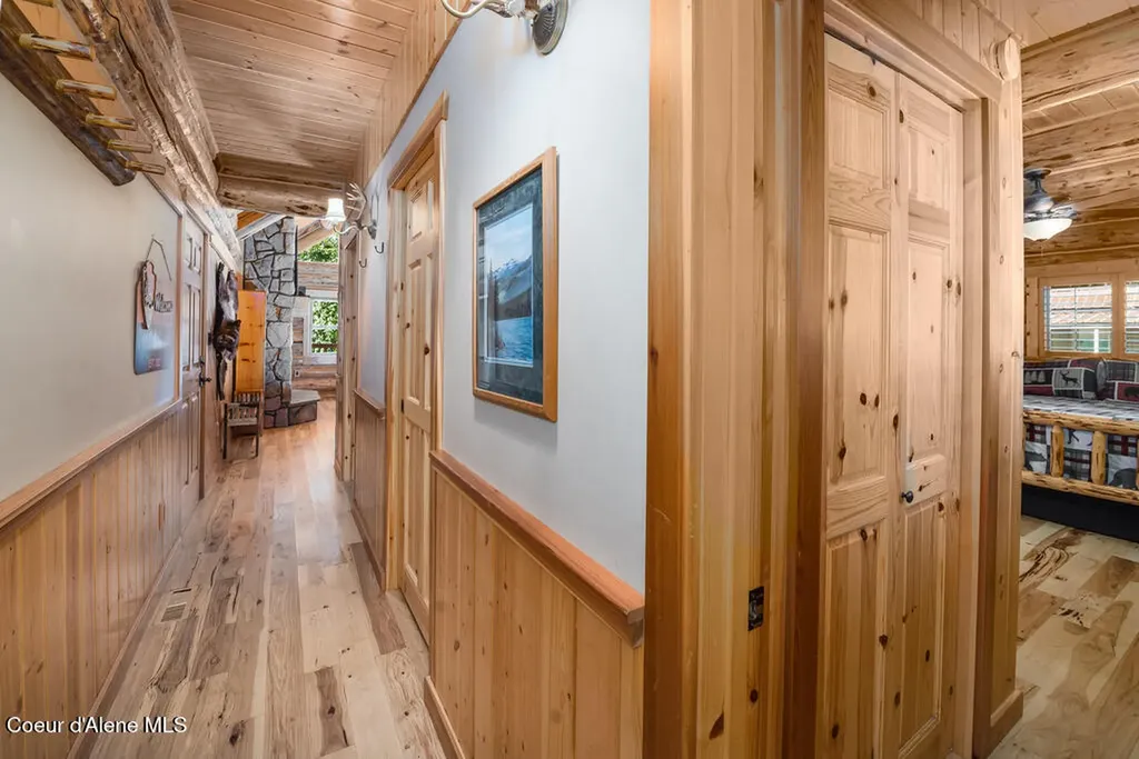 28 Creekside Lane Hope ID 83836