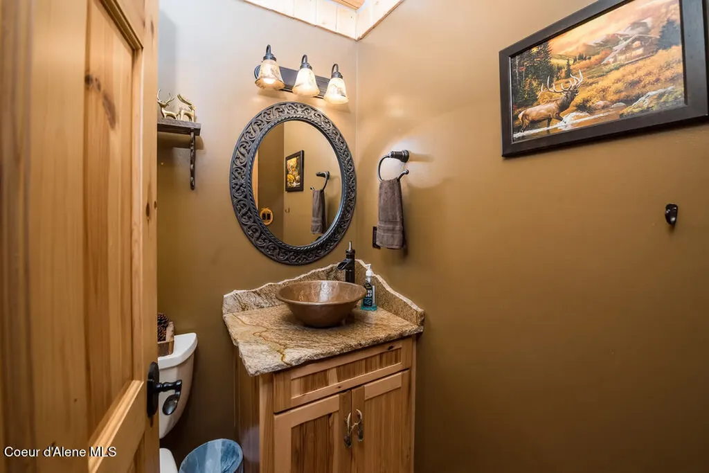 28 Creekside Lane Hope ID 83836