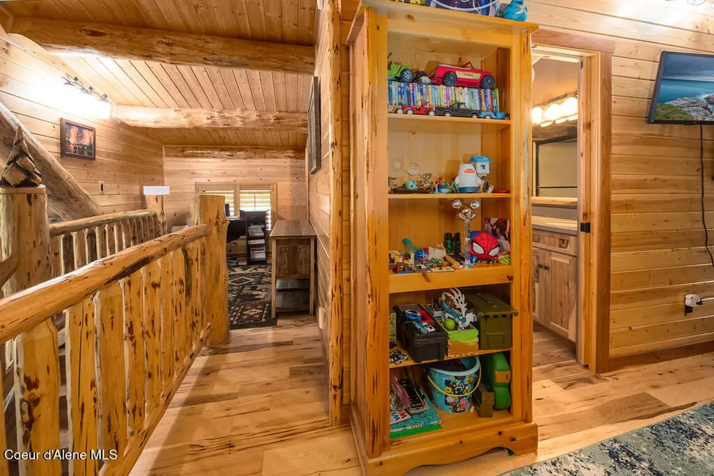 28 Creekside Lane Hope ID 83836